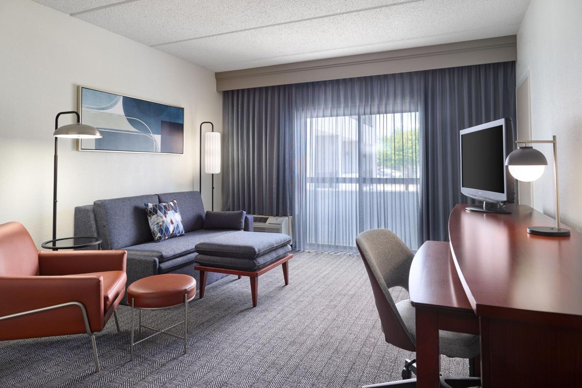 מלון Courtyard By Marriott Atlanta Executive Park/Emory מראה חיצוני תמונה