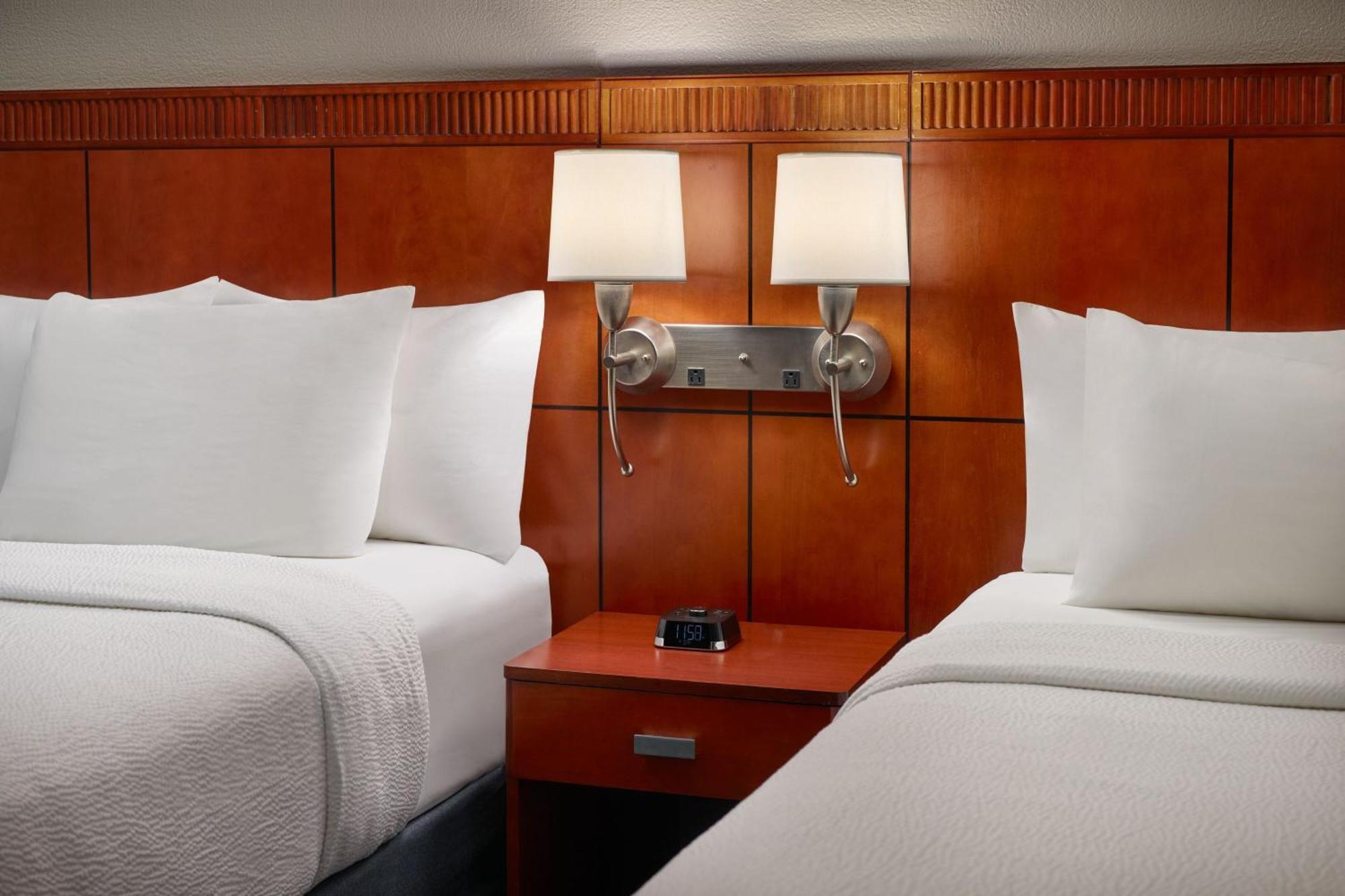 מלון Courtyard By Marriott Atlanta Executive Park/Emory מראה חיצוני תמונה