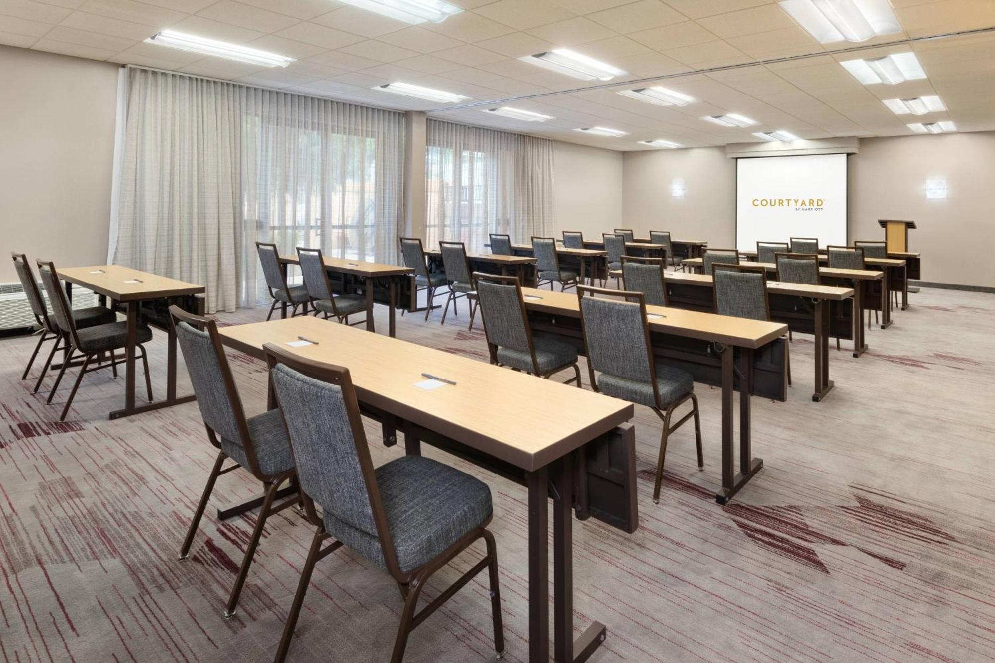 מלון Courtyard By Marriott Atlanta Executive Park/Emory מראה חיצוני תמונה