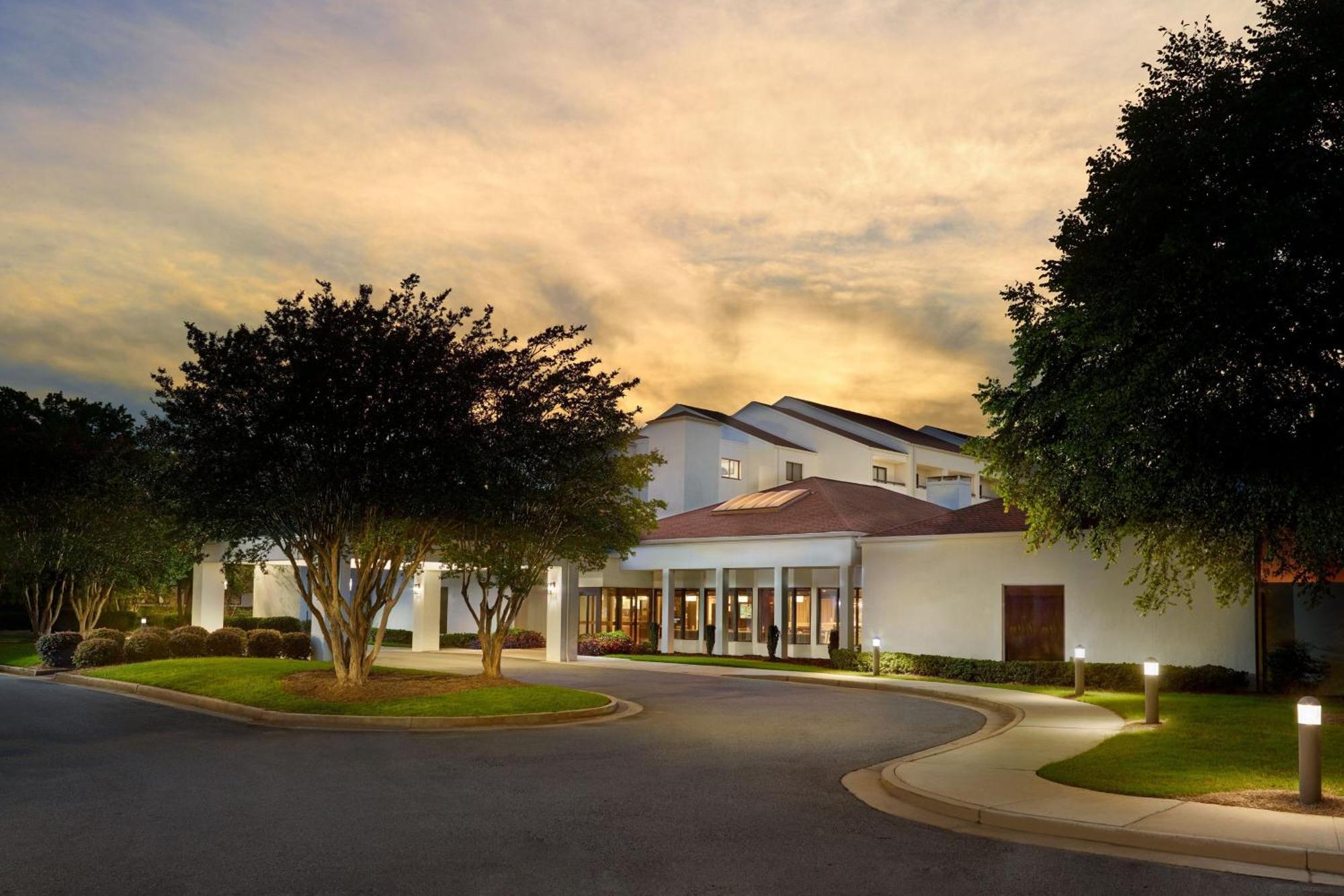 מלון Courtyard By Marriott Atlanta Executive Park/Emory מראה חיצוני תמונה